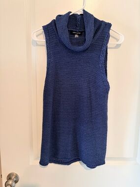 Cable & Gauge Sleeveless Cowl Neck Crocheted Vest in Navy